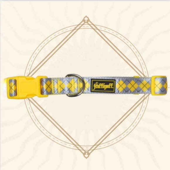 NWT Harry Potter Wizarding World Hufflepuff Pet Collar Size XS (8-12”) - Picture 3 of 10